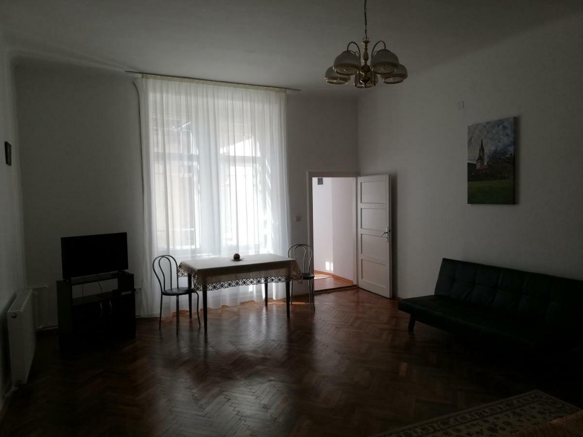 Ferdinand Apartments Mediaş Εξωτερικό φωτογραφία