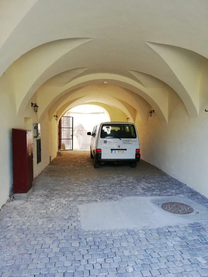 Ferdinand Apartments Mediaş Εξωτερικό φωτογραφία